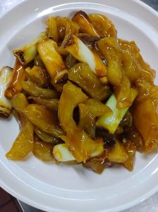 葱烧蹄筋的做法_蹄筋炸金黄 配秘酱汁 美味又养颜