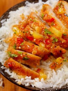 正宗脆皮鸡饭的做法_腌炸煮，技巧决定美味