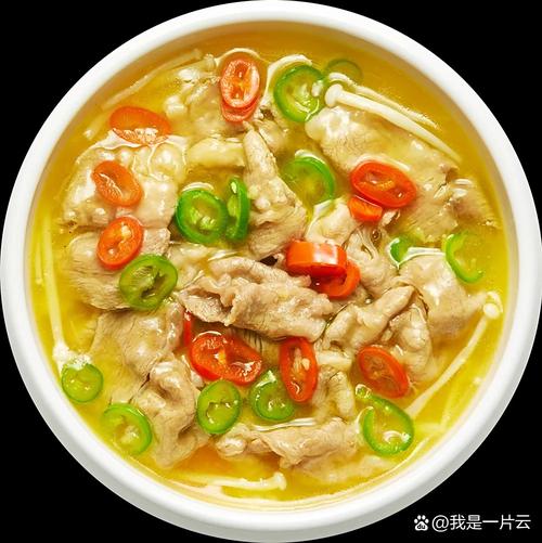 金针菇酸汤肥牛的做法_酸汤肥牛开胃解暑，黄灯笼辣椒酱炒制，酸甜可口，家人喜爱