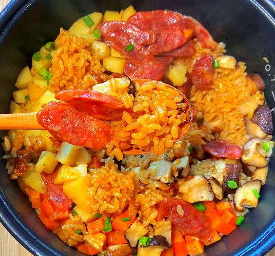 腊肠饭的做法_电饭煲腊肠焖饭，咸甜软糯家常香