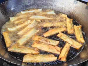 潮州鱼卷的做法_鲜香酥脆，地道家乡味！