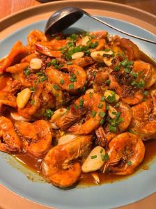 香辣基围虾的做法_香辣基围虾，鲜嫩可口，做法简单！