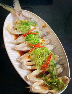 清蒸平鱼的做法_家常清蒸平鱼，简单鲜美，营养又健康！