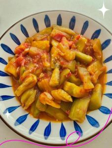 番茄炒茄子的做法_番茄炒茄子，家常美味，外酥里嫩！