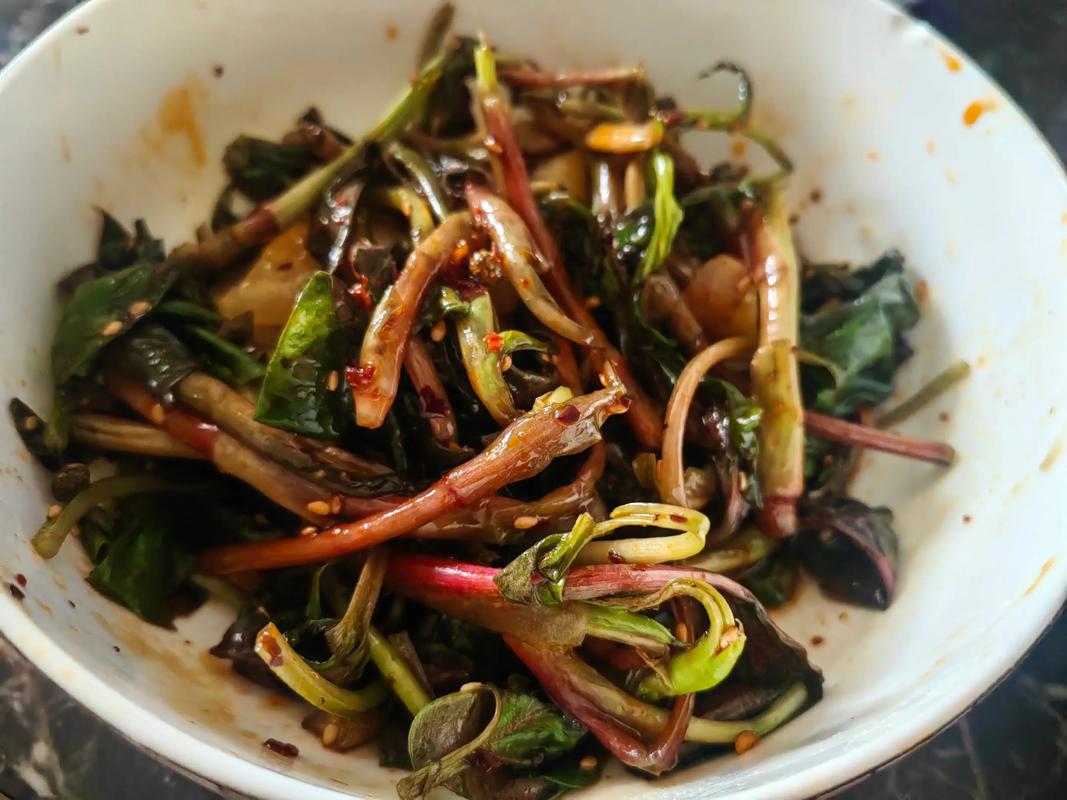 四川人为什么吃折耳根_鱼腥香脆，千年食俗，百亿产业！