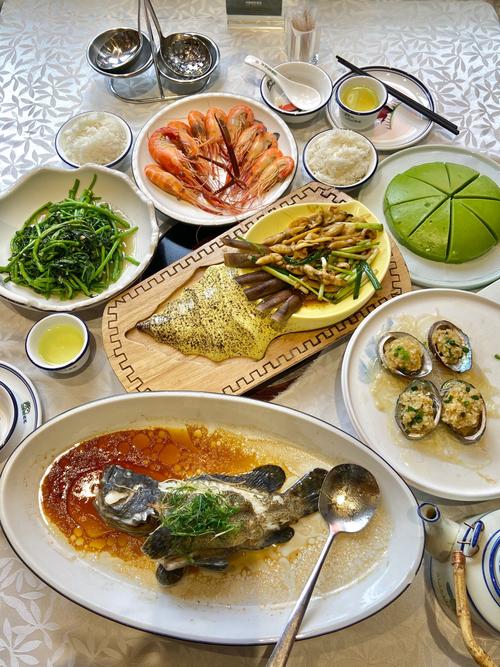 海南十大名菜有哪些_文昌鸡加积鸭东山羊和乐蟹等美味！