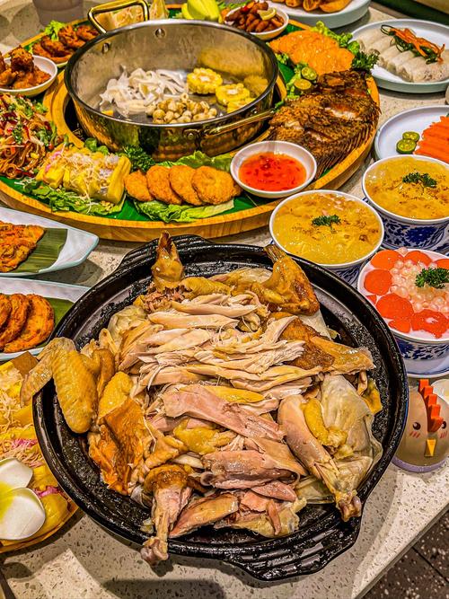 海南十大特色美食_文昌鸡配抱罗粉，海南地道鲜滋味