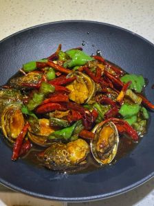 鲍鱼炒的5个最佳搭配_蒜蓉粉丝蒸鲍鱼，鲜美又简单！