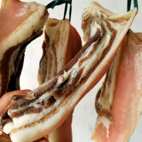 晒腊肉怎么腌制全过程_选肉炒料腌晾晒全过程