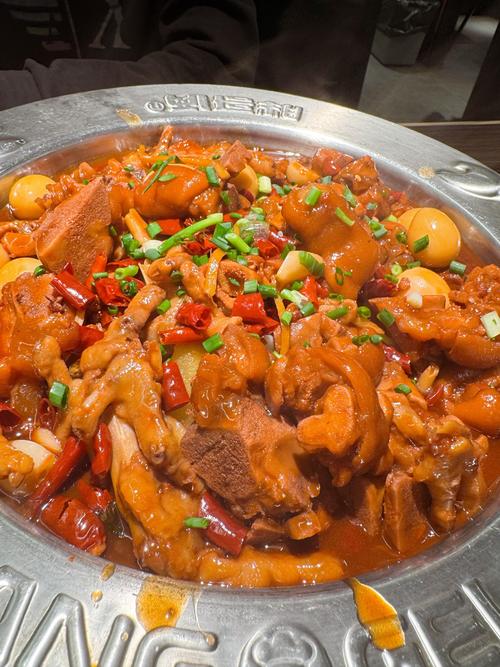 猪蹄和海鲜可以一起炖吗_猪蹄海鲜一起炖，美味营养需小心