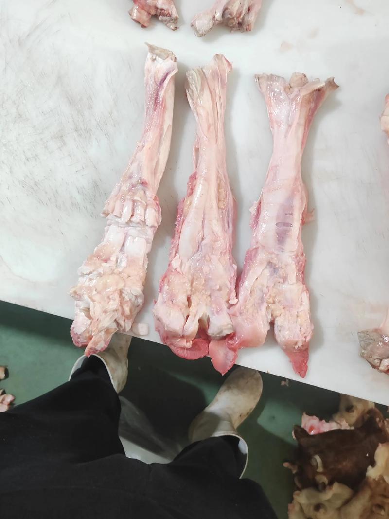 牛蹄筋脂肪含量高吗_低脂高蛋白的牛蹄筋，控胆固醇好选择，痛风患者需谨慎