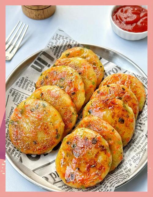 土豆饼的家常做法_脆香薯饼焖饭年糕饼鸡蛋泡饼做法