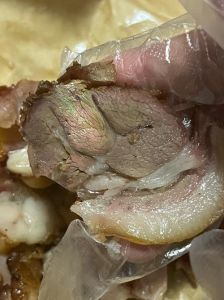 猪肉熟了是什么颜色_猪肉颜色变褐即熟透，看颜色摸肉质，安全又美味