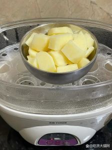蒸土豆家常做法_蒸土豆丝爽脆家常菜，夏日解暑小妙招