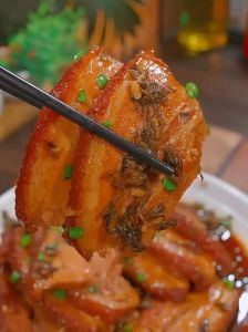 蒸红烧肉扣碗的做法_扣肉肥香解腻，满族经典美味！