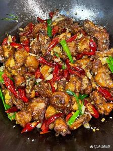 山东辣子鸡的做法_山东家常辣子鸡，香辣可口，做法简单！