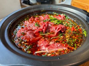 熟牛肉涮来吃怎么样_川渝火锅的灵魂食材
