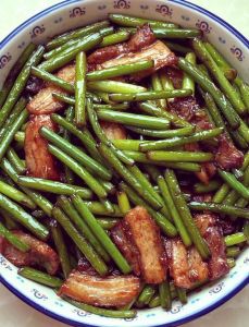 蒜苔炒肉可以冷冻吗_蒜苔炒肉不蔫不柴秘诀