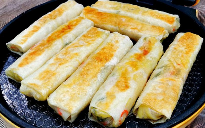 菜卷子咸鲜口味_韭菜鸡蛋菜卷子，家常美味，皮薄馅大！