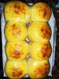 烤熟的面包中间有点黏_面包内部发粘？别慌，教你几招搞定！