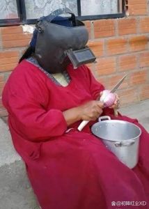 怎样剥洋葱不会刺激眼睛_洋葱不流泪小妙招