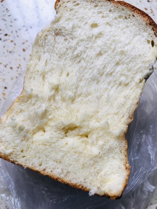 吐司没烤熟还能回烤吗_面包没熟回烤技巧