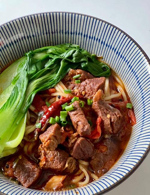 牛腩面就是牛肉面吗_肥瘦相间,慢炖浓香,冬日暖胃好选择! 牛腩面就是牛肉面吗_肥瘦相间,慢炖浓香,冬日暖胃好选择!