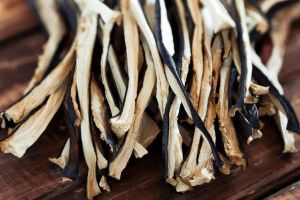 茄子皮为什么苦_茄子发苦咋回事？这样吃就不苦了！