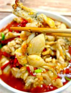 生牛蛙一般煮几分钟_水煮牛蛙5-10分钟，清蒸看眼突出，红烧总时8-10分钟