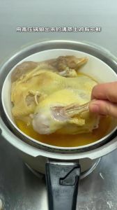 连续吃一个月鸡肉会怎样_每天只吃鸡肉？小心营养不均衡伤身体！