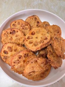 炸藕盒的藕要焯水吗_炸藕盒要不要焯水？九孔藕要，七孔藕不用！