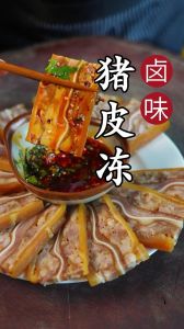腊肉猪皮太硬怎么弄软_腊肉皮硬？火烧水煮醋泡，炒着吃软嫩下饭！