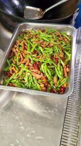 架豆王炒多久能熟_焯水炒架豆王，2-3分钟调味，爽脆美味！