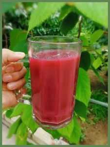 圣女果的汁能洗掉吗_果汁溅衣服？纸巾吸干泡水，爆炸盐或盐小苏打除渍