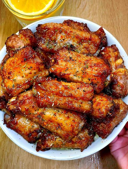 油炸排骨一般炸几分钟_炸排骨外酥里嫩，火候时间要拿捏！