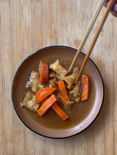 猪皮高压锅煮几分钟_高压锅炖猪皮快又好,预处理很关键 猪皮高压锅煮几分钟_高压锅炖猪皮快又好,预处理很关键