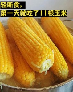 怎样判断玉米面变质_小黑点怪味勿食