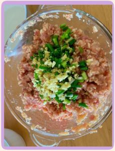 藕肉水饺馅藕用焯水吗_莲藕萝卜馅饺子，脆嫩不焯水，香美软糯