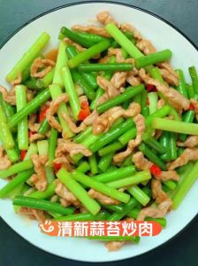 蒜薹炒肉家常做法_家常蒜薹炒肉，简单美味，回味无穷！