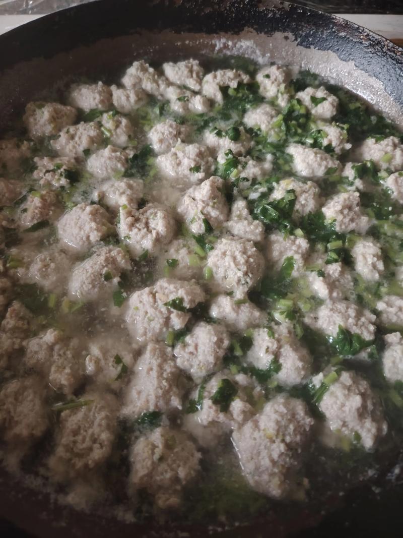 清汆猪肉丸子的做法_猪肉丸子肥瘦比37，口感不柴不腻做法