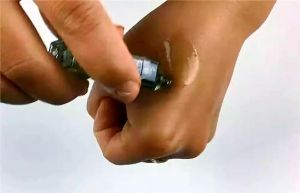 刮芋头手痒怎么处理_手痒别抓！冲醋水涂药膏，戴手套防芋头痒