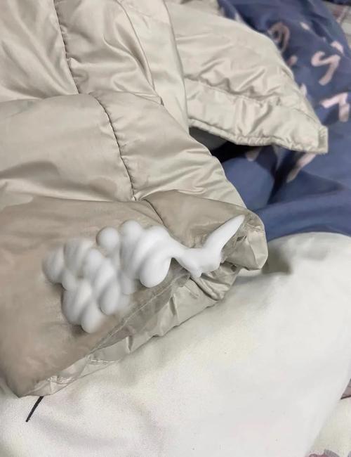 羽绒服茶渍怎么洗_牙膏苏打除污渍,羽绒服在家轻松洗 羽绒服茶渍怎么洗_牙膏苏打除污渍,羽绒服在家轻松洗