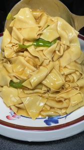 菱形干豆腐怎么切_切菱形干豆腐有讲究，切出均匀美菱形