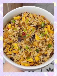 蛋炒饭咸了怎么中和_炒饭太咸？加水和面包或蛋糖解救