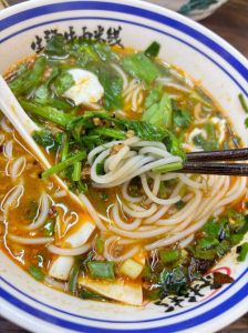 煮米线的正确方法_掌握火候和食材，米线软糯爽滑！