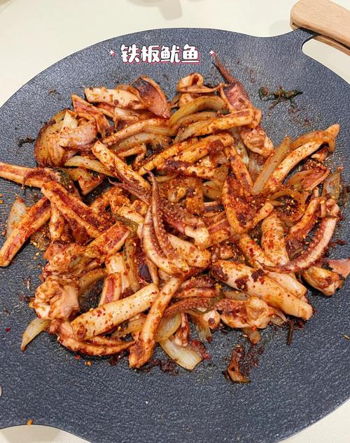 铁板鱿鱼的做法家常_家常铁板鱿鱼，简单美味易做
