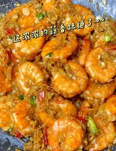 香辣虾的做法 家常_鲜虾裹粉炸香脆，麻辣蒜香芝麻香