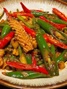 爆炒多汁小美人花式爆炒的详细做法与技巧，领略鲜嫩多汁的美味风采