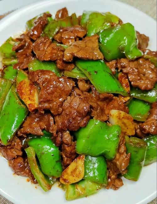 四川青椒肉片做法_四川青椒肉片,鲜香麻辣,嫩滑可口! 四川青椒肉片做法_四川青椒肉片,鲜香麻辣,嫩滑可口!