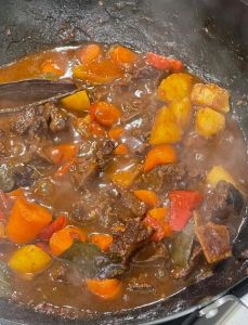 番茄煮牛肉片的做法_酸甜鲜嫩家常菜